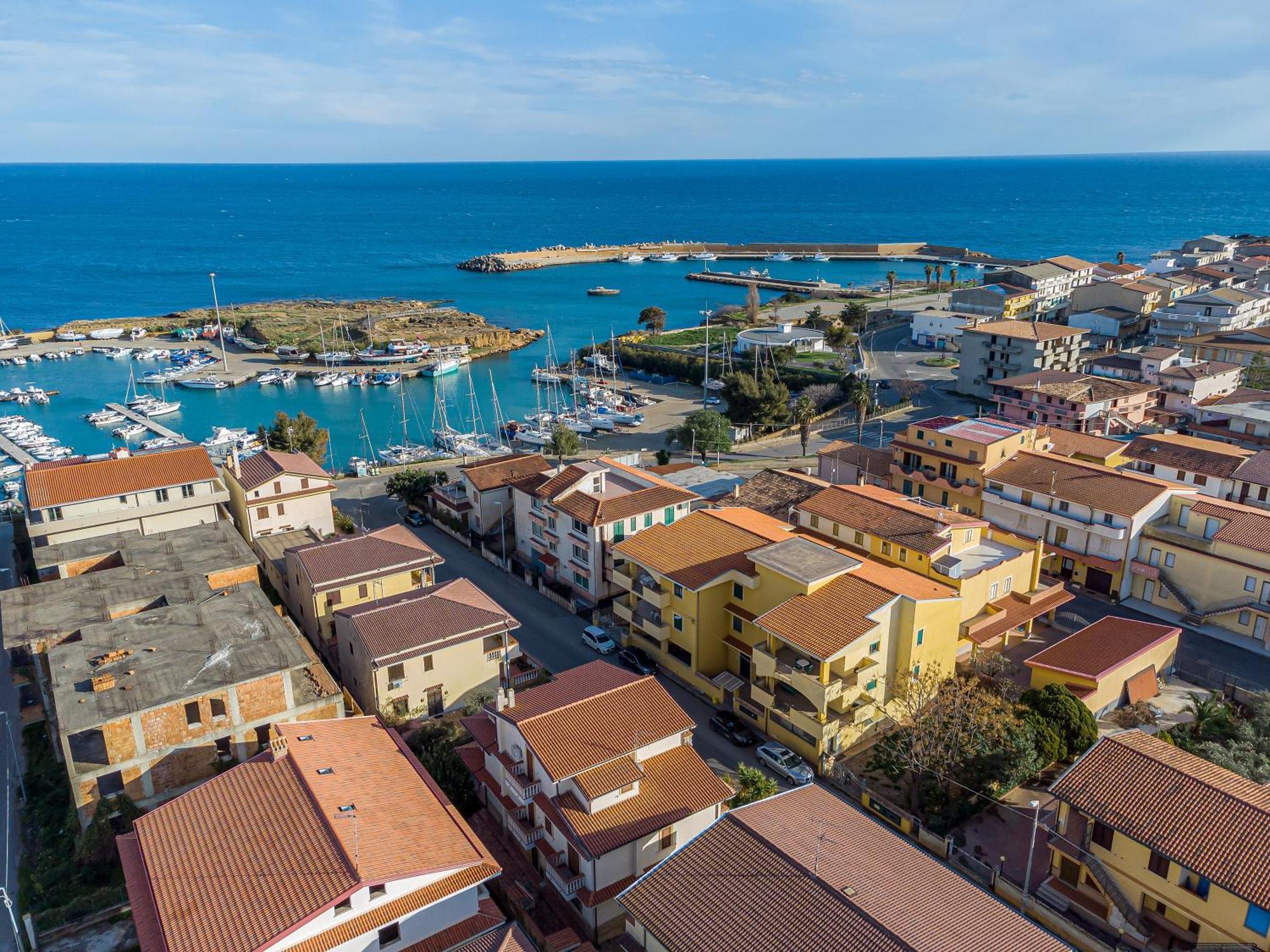 Home Le Castella Ле-Кастелла Екстер'єр фото
